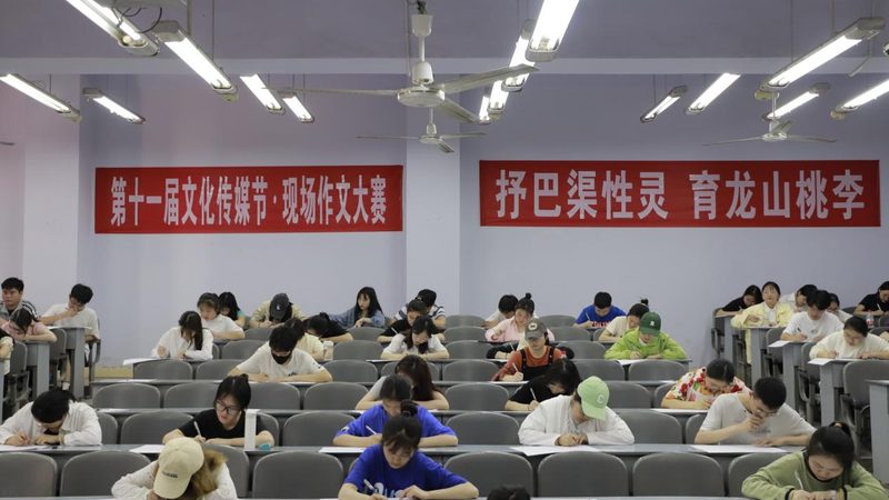 短视频代运营合同：如何规避潜在风险**